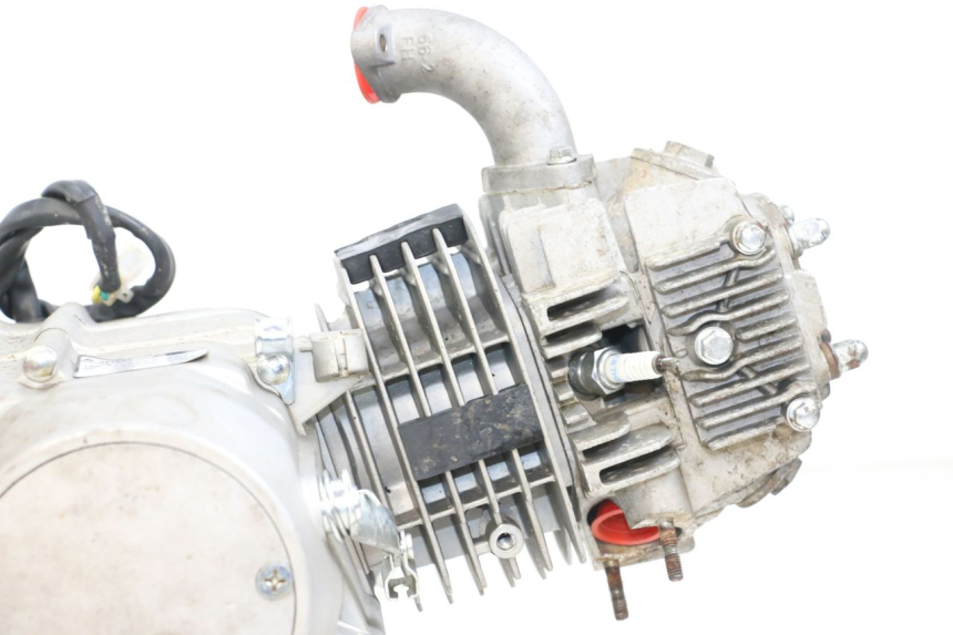 photo de MOTOR MINI MX SX 125 - Oberflächenzustand und Material