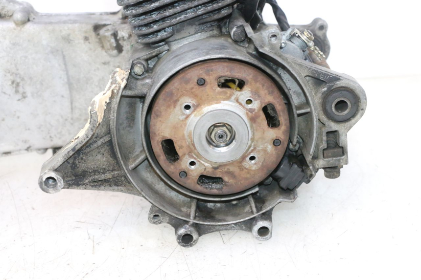 photo de MOTOR PEUGEOT TREKKER 50 (1995 - 2004) - Weitere Ansicht des Artikels