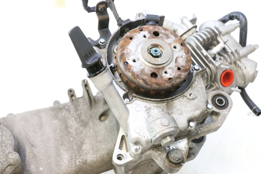photo de MOTOR PEUGEOT TWEET 4T 50 (2018 - 2022) - Details der Befestigungspunkte