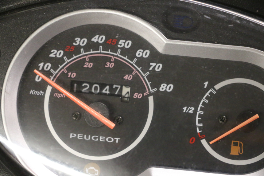 photo de MOTOR PEUGEOT TWEET PRO EFI 4T 50 (2021 - 2022) - Alternative Perspektive