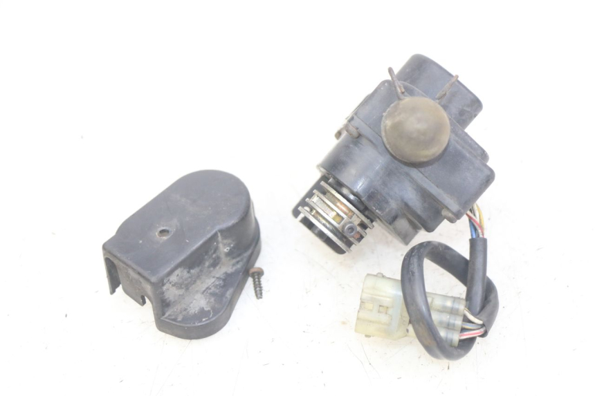 photo de MOTOR AUSPUFFVENTIL HONDA FES PANTHEON 2T 125 (1998 - 2002) - Alternative Perspektive