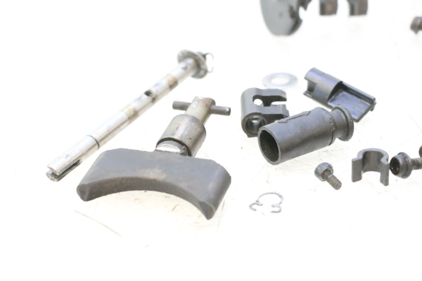 photo de AUSPUFFKLAPPE MOTOR YAMAHA WAVE RUNNER GP R 1200 (2000 - 2003) - Details der Befestigungspunkte