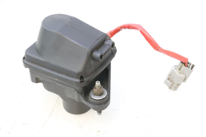 photo de AUSPUFFKLAPPE MOTOR YAMAHA WAVE RUNNER GP R 1200 (2000 - 2003) - Detailansicht des Bauteils