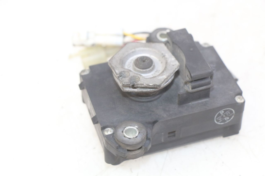 photo de MOTOR AUSPUFFVENTIL KAWASAKI Z 750 (2007 - 2013) - Detailansicht des Bauteils