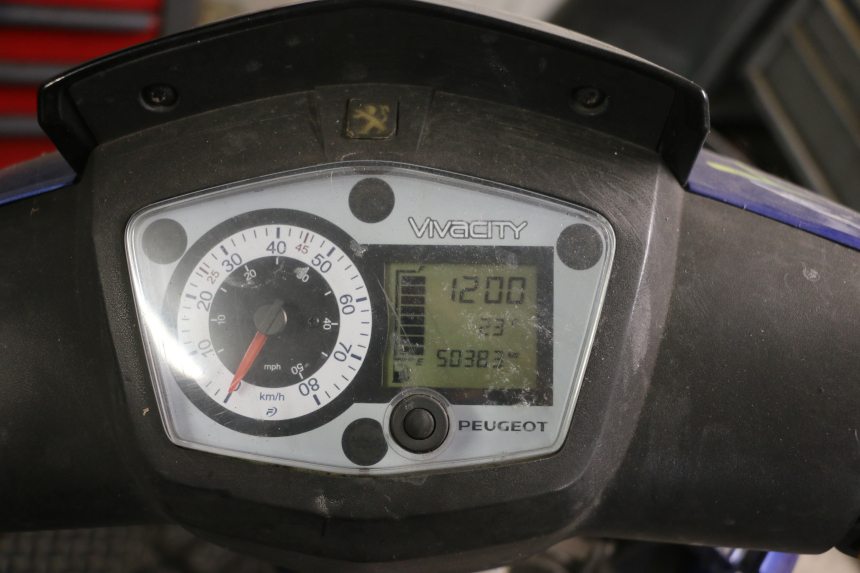 photo de MOTOR PEUGEOT VIVACITY NEW 4T 50 (2008 - 2017) - Hauptansicht