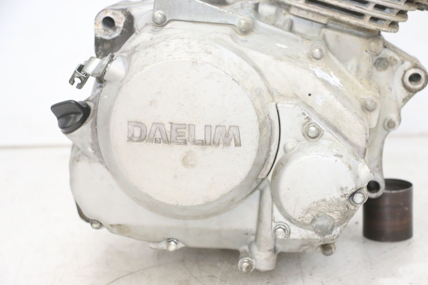 photo de MOTOR DAELIM VJ ROADWIN FI 125 (2008 - 2017) - Zoom auf Komponenten