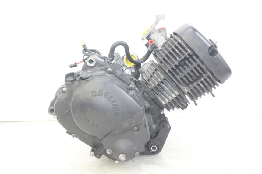 photo de MOTOR DAELIM VL DAYSTAR 125 (2000 - 2011) - Oberflächenzustand und Material