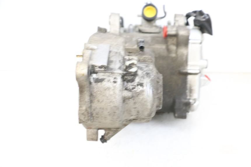 photo de MOTOR YAMAHA X-MAX XMAX 125 (2010 - 2013) - Oberflächenzustand und Material