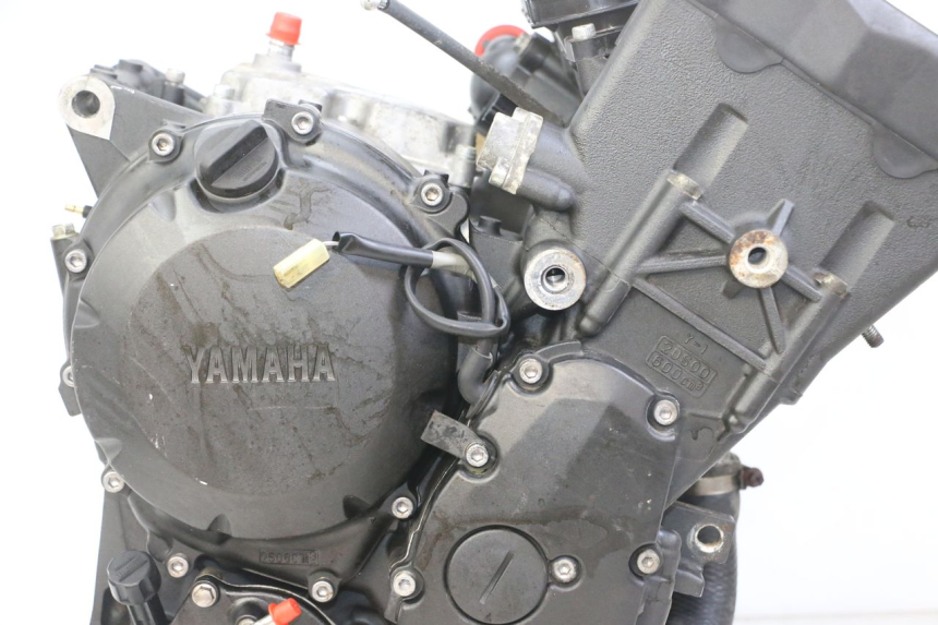photo de MOTOR YAMAHA XJ6 ABS 600 (2008 - 2016) - Oberflächenzustand und Material