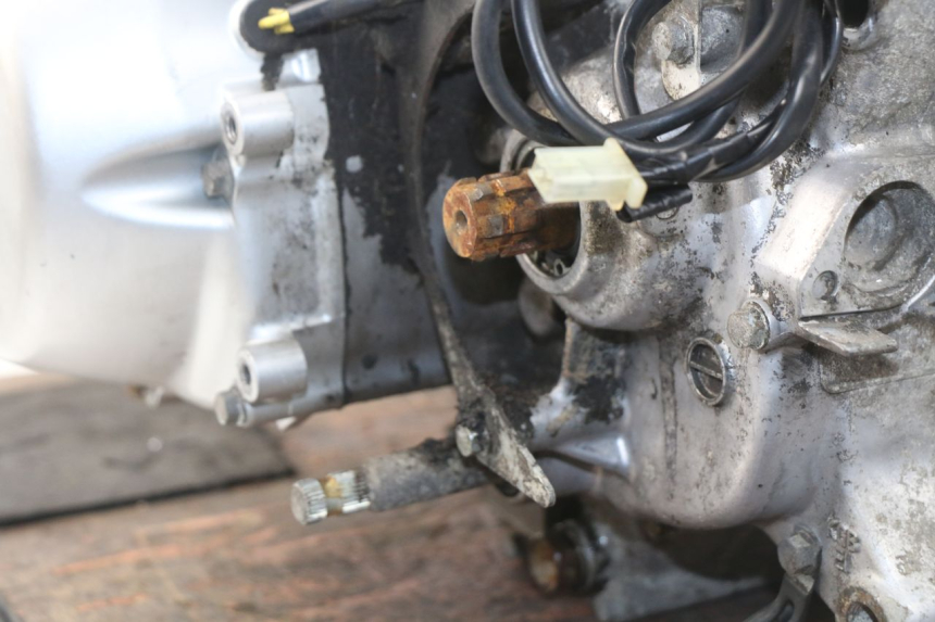 photo de MOTOR HONDA XLV VARADERO 125 (2000 - 2006) - Details der Befestigungspunkte