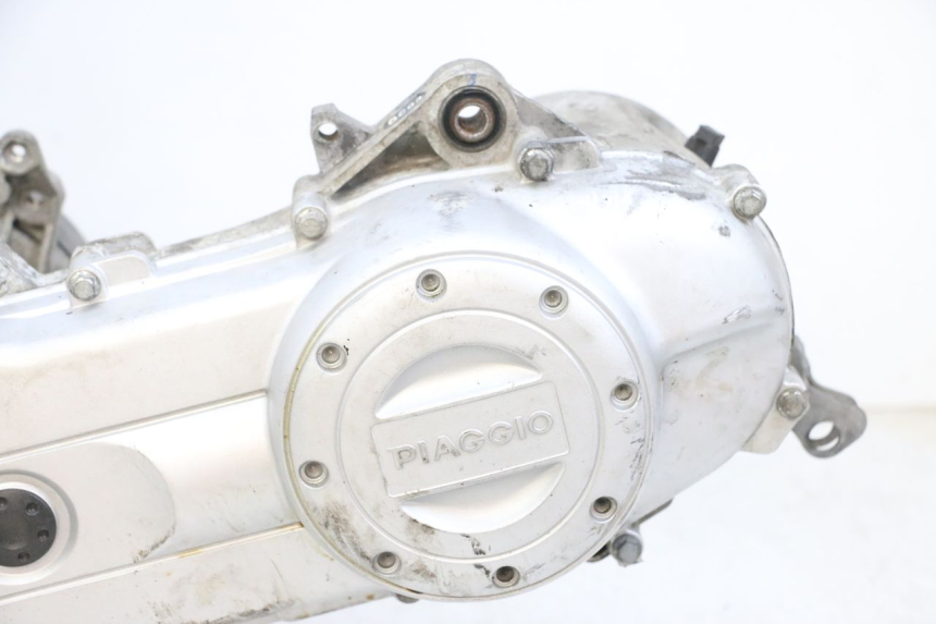 photo de MOTOR PIAGGIO ZIP 4T 50 (2018 - 2020) - Oberflächenzustand und Material