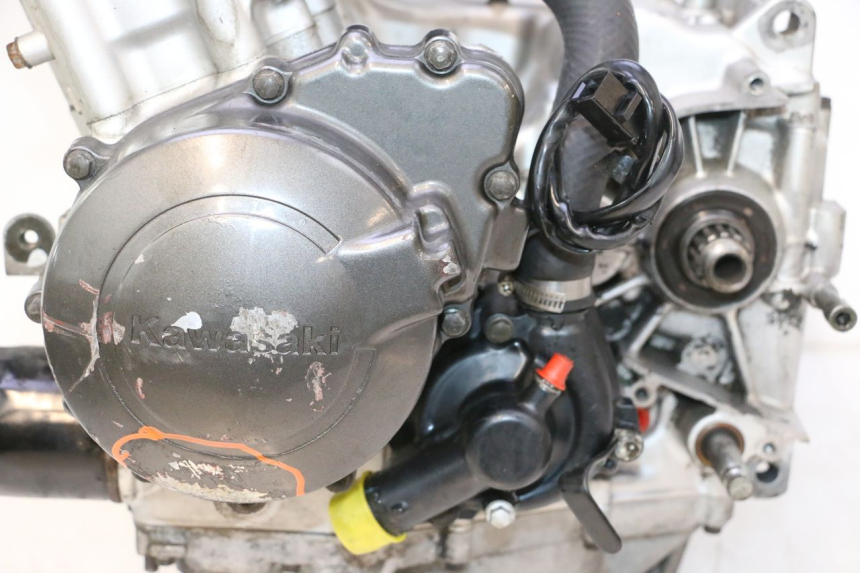 photo de MOTOR KAWASAKI ZX-6R ZX6R 600 (1995 - 1997) - Kennzeichnungen und Originalreferenzen