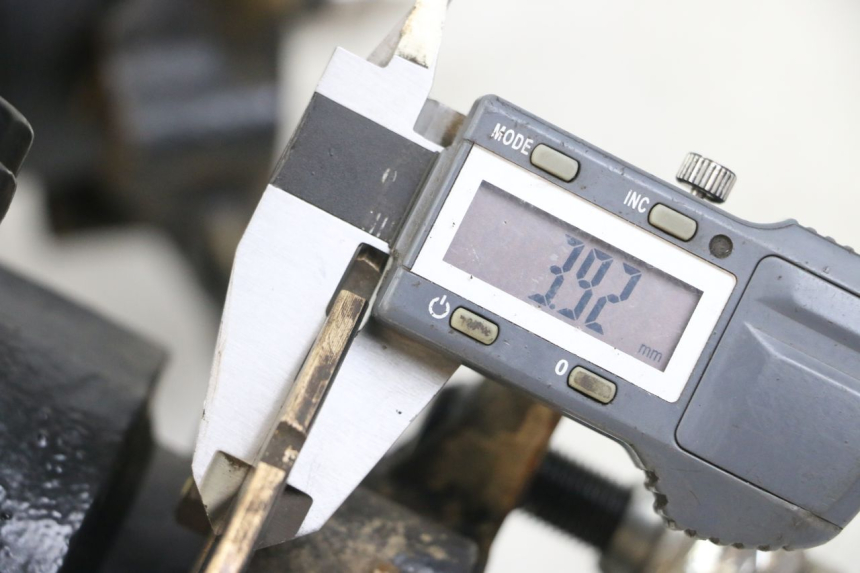 photo de RADNABE HINTER HYTRACK HY S 4X4 410 (2013 - 2016) - Kennzeichnungen und Originalreferenzen