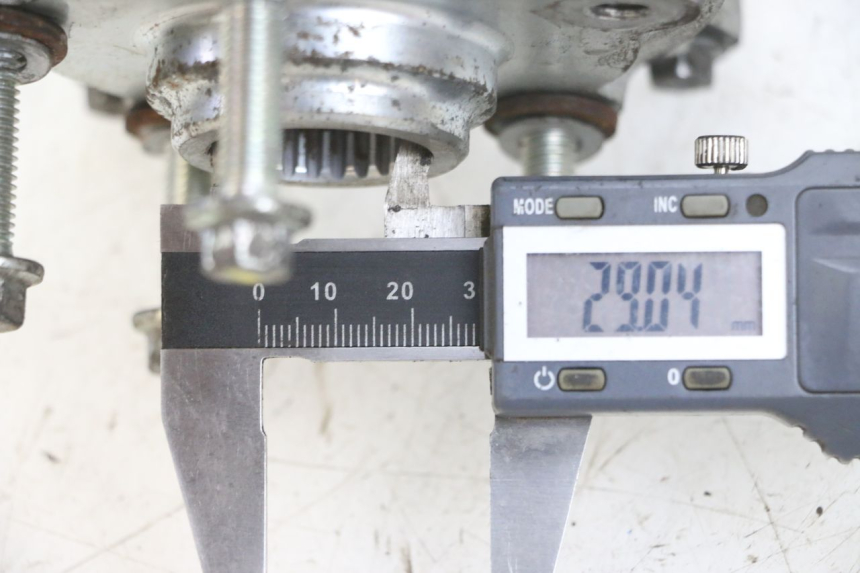 photo de RADNABE HINTER PIAGGIO MP3 500 (2016 - 2018) - Detailansicht des Bauteils