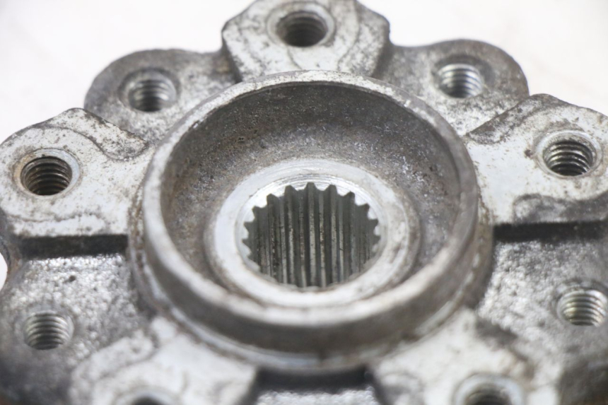 photo de RADNABE HINTER PEUGEOT SPEEDFIGHT 3 LC 2T 50 (2009 - 2015) - Zoom auf Gebrauchszustand