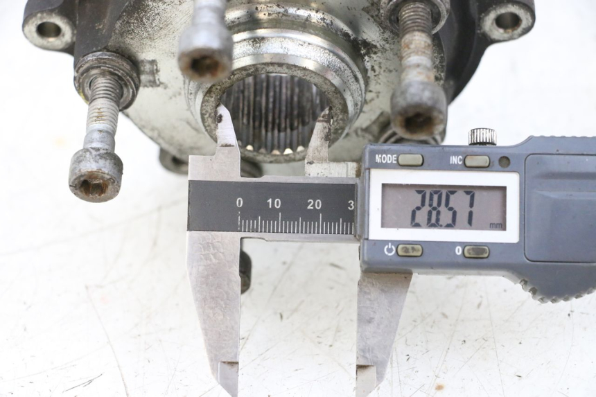 photo de RADNABE HINTER PIAGGIO VESPA GTS SUPER IE 125 (2009 - 2016) - Detailansicht des Bauteils