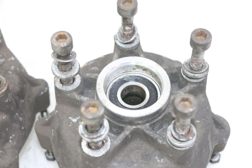 photo de VORDERRADNABE PIAGGIO MP3 LT 400 (2007 - 2012) - Zoom auf Gebrauchszustand