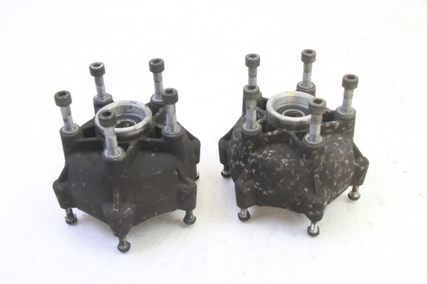 photo de VORDERRADNABE PIAGGIO MP3 125 (2006 - 2014) - Zoom auf Gebrauchszustand