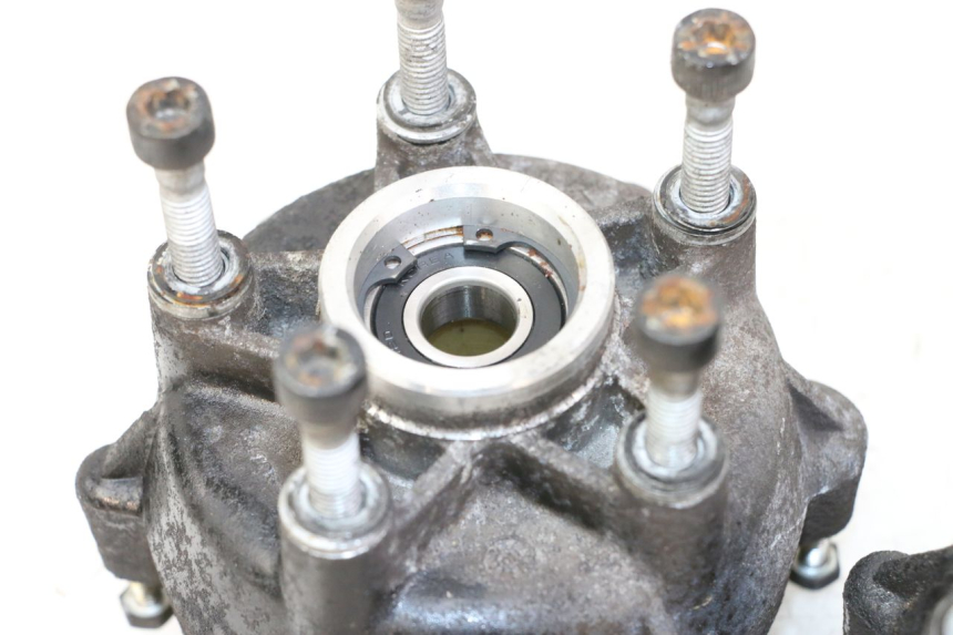 photo de VORDERRADNABE PIAGGIO MP3 LT 400 (2007 - 2012) - Oberflächenzustand und Material