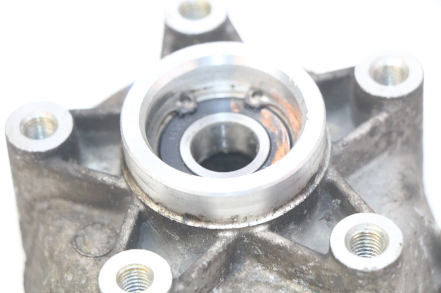 photo de VORDERRADNABE PIAGGIO VESPA PRIMAVERA 2T 50 (2013 - 2018) - Zoom auf Gebrauchszustand