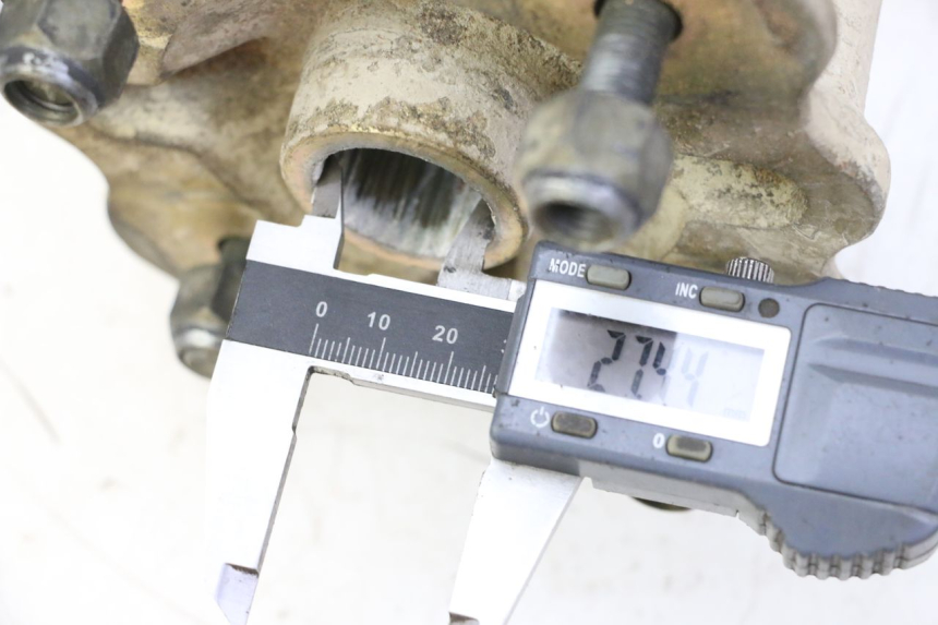 photo de RADNABE VORNE YAMAHA YFM BRUIN 350 (2003 - 2009) - Detailansicht des Bauteils