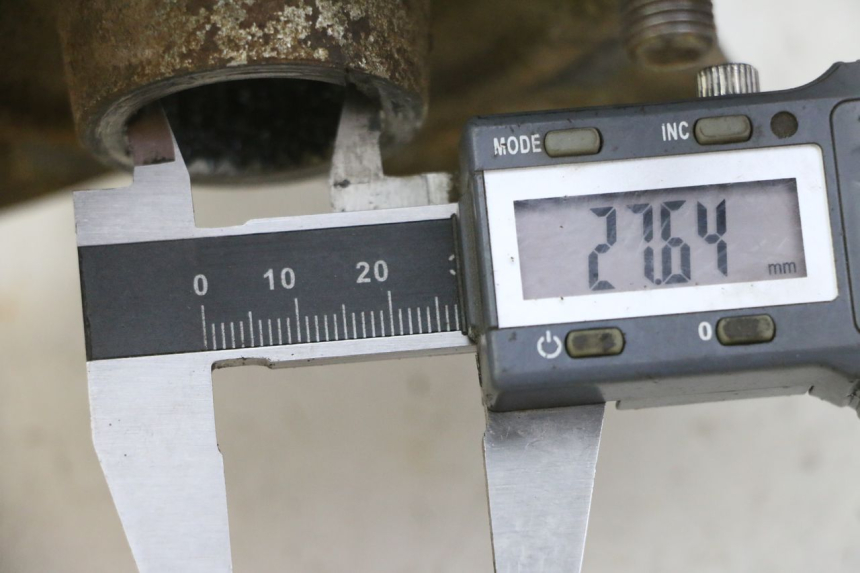 photo de RADNABE VORNE YAMAHA YFM GRIZZLY 550 (2008 - 2015) - Technische Nahaufnahme