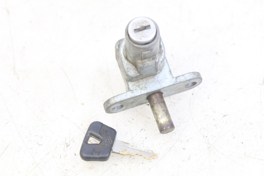 photo de ZüNDSCHLOSS MBK BOOSTER SPIRIT 50 (1999 - 2003) - Hauptansicht