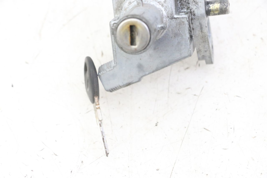 photo de ZüNDSCHLOSS MBK BOOSTER SPIRIT NAKED 50 (2004 - 2017) - Zoom auf Gebrauchszustand