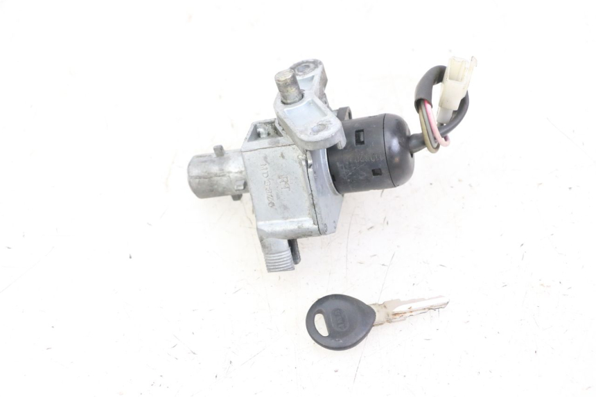 photo de ZüNDSCHLOSS MBK BOOSTER SPIRIT NAKED 50 (2004 - 2017) - Details der Befestigungspunkte