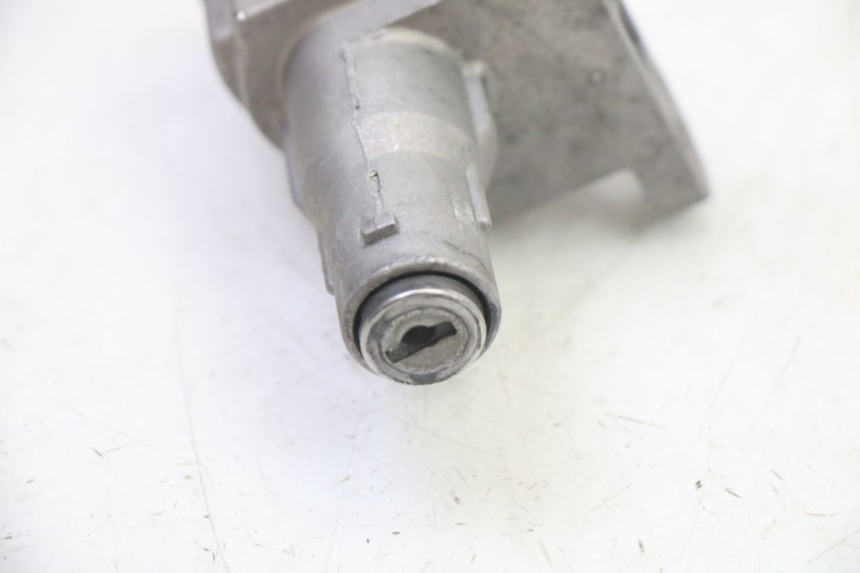 photo de ZÜNDSCHLOSS ORCAL CAVARO 4T 50 (2019 - 2023) - Details der Befestigungspunkte