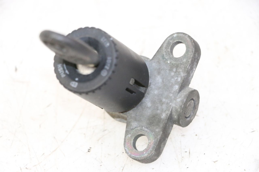 photo de ZÜNDSCHLOSS APRILIA ETX 125 (1998 - 2002) - Details der Befestigungspunkte