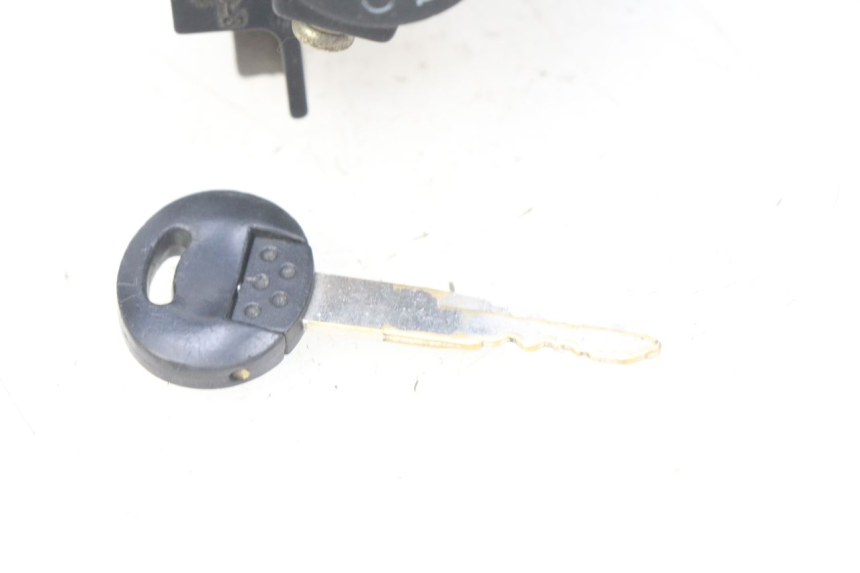 photo de ZüNDSCHLOSS PEUGEOT KISBEE 4T 50 (2010 - 2017) - Gesamtansicht des Produkts