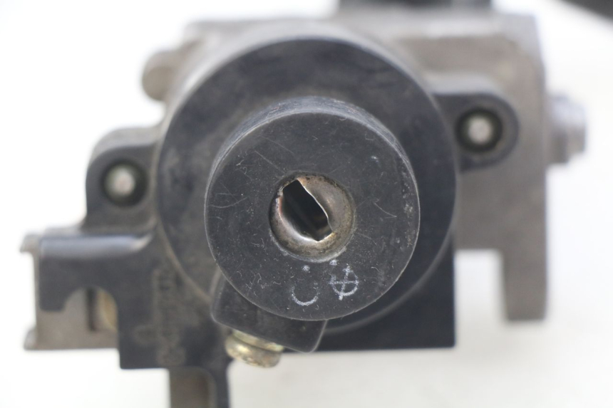 photo de ZüNDSCHLOSS PEUGEOT KISBEE 4T 50 (2010 - 2017) - Oberflächenzustand und Material