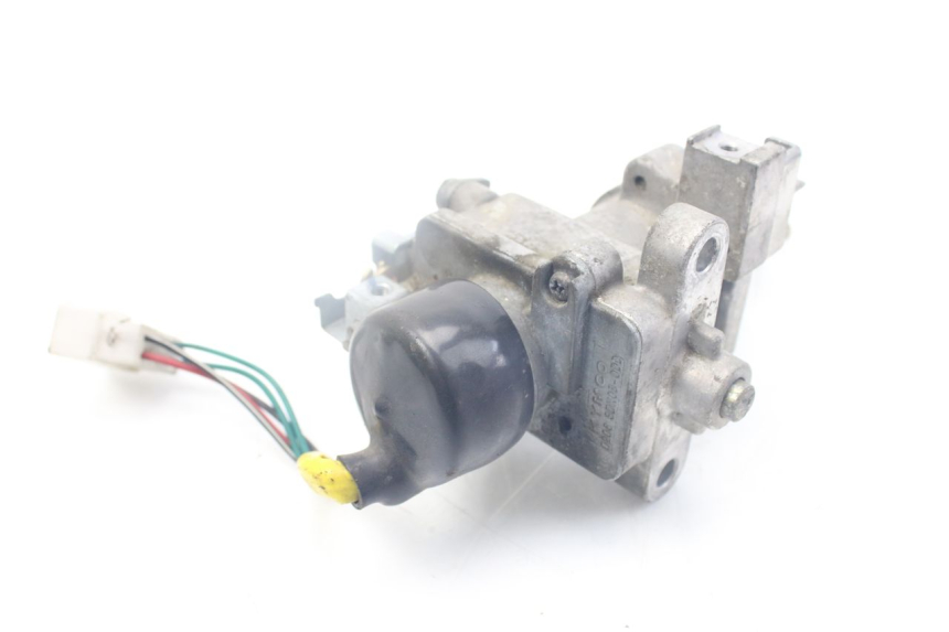 photo de ZüNDSCHLOSS KYMCO PEOPLE 250 (2004 - 2008) - Details der Befestigungspunkte