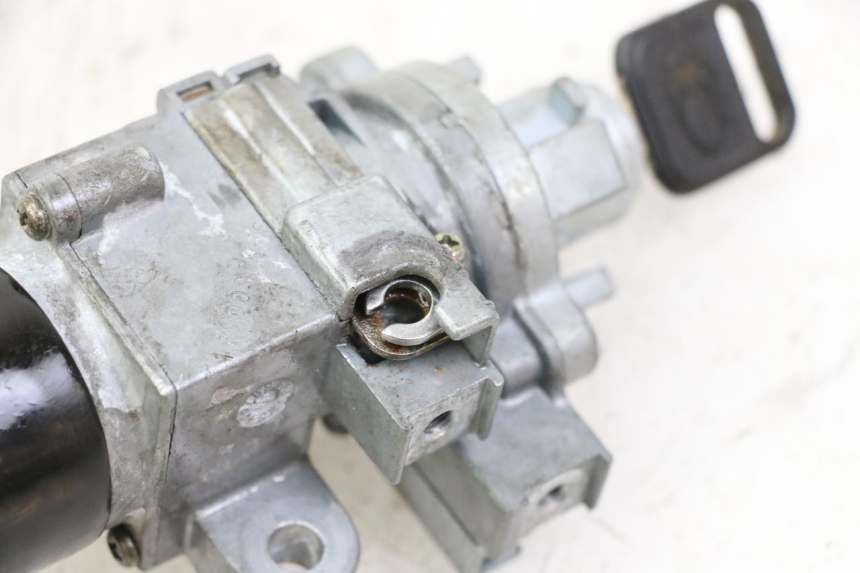 photo de ZÜNDSCHLOSS KYMCO PEOPLE S 125 (2000 - 2008) - Technische Nahaufnahme