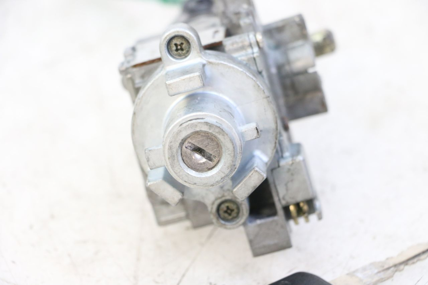 photo de ZÜNDSCHLOSS KYMCO PEOPLE S 125 (2000 - 2008) - Gesamtansicht des Produkts