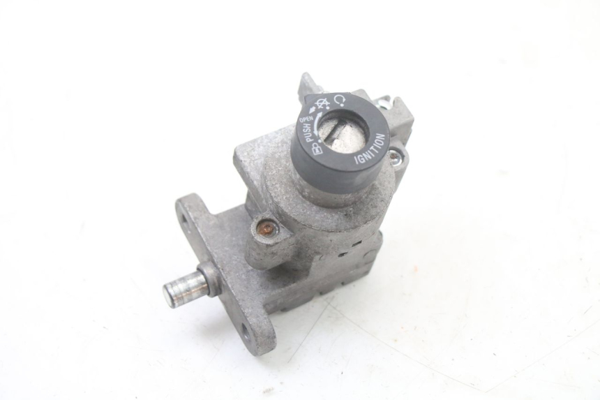 photo de ZüNDSCHLOSS PEUGEOT KISBEE 4T 50 (2018 - 2022) - Alternative Perspektive