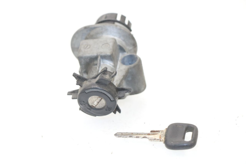 photo de ZÜNDSCHLOSS PEUGEOT SPEEDFIGHT LC 50 (1996 - 2002) - Hauptansicht