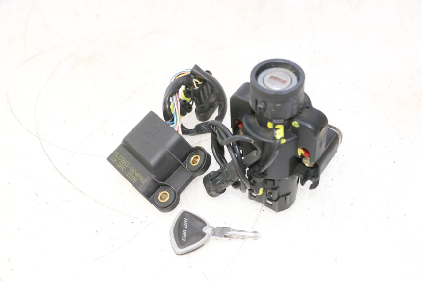photo de ZÜNDSCHLOSS CAN-AM SPYDER RS 1000 (2008 - 2012) - Technische Nahaufnahme