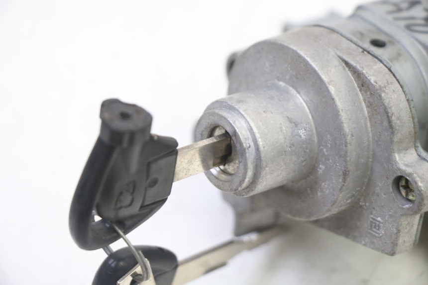 photo de ZÜNDSCHLOSS MBK WAAP 125 (2008 - 2013) - Details der Befestigungspunkte