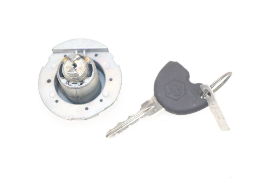 photo de ZÜNDSCHLOSS PIAGGIO ZIP 2T 50 (2009 - 2019) - Hauptansicht