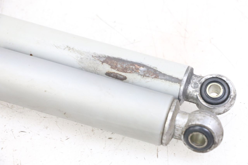 photo de HINTERE STOSSDÄMPFERPAAR PEUGEOT 103 VOGUE VS2 50 (2004 - 2017) - Details der Befestigungspunkte