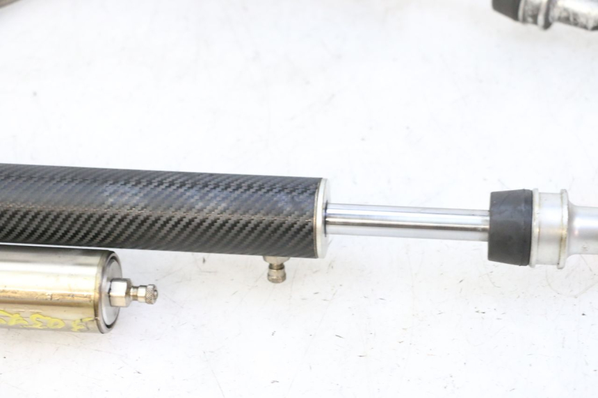 photo de HINTERE DÄMPFERPAAR QUADRO 4 4D 350 (2015 - 2018) - Oberflächenzustand und Material