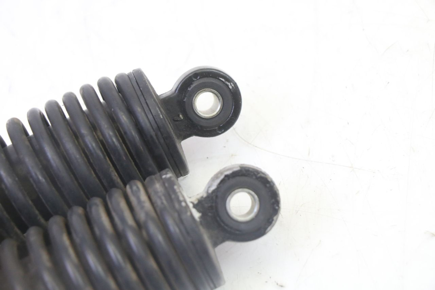 photo de HINTERE STOSSDÄMPFERPAAR YAMAHA CYGNUS X INJECTION 125 (2007 - 2013) - Details der Befestigungspunkte