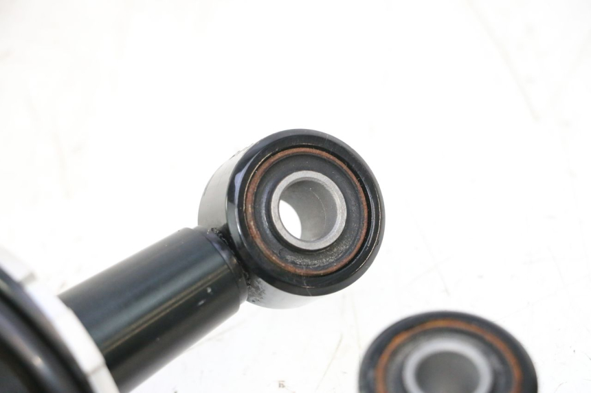 photo de PAAR FEDERBEIN PIAGGIO MP3 HPE 530 (2022 - 2026) - Oberflächenzustand und Material