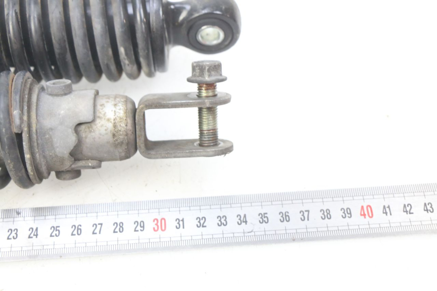 photo de HINTERE STOSSDÄMPFERPAAR SUZUKI SIXTEEN 125 (2008 - 2010) - Detailansicht des Bauteils