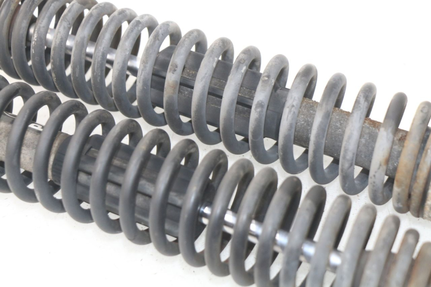 photo de PAAR FEDERBEIN  MBK SKYLINER 125 (2004 - 2007) - Oberflächenzustand und Material