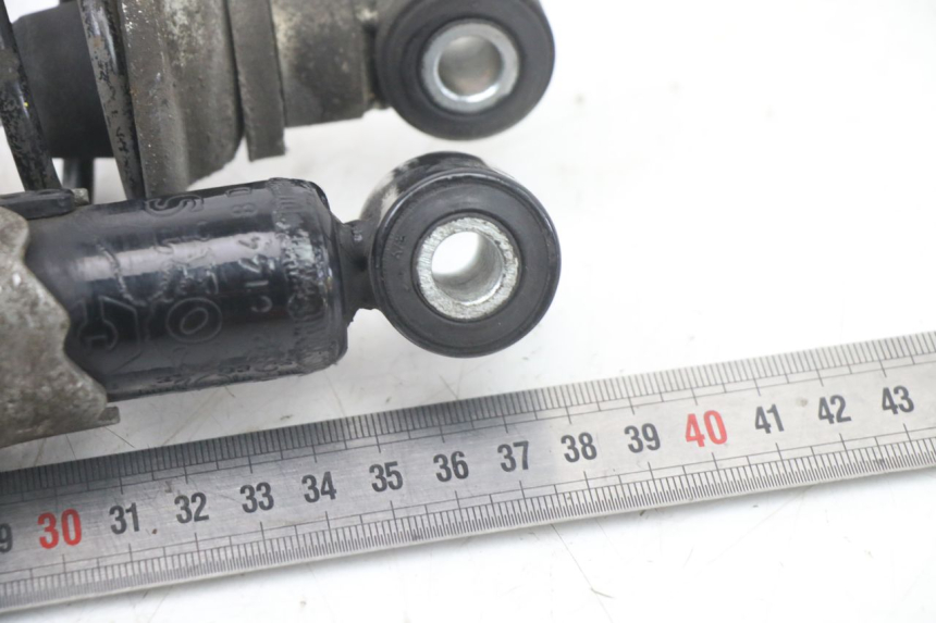 photo de HINTERE STOSSDÄMPFERPAAR PIAGGIO XEVO - X EVO 125 (2007 - 2017) - Zoom auf Gebrauchszustand