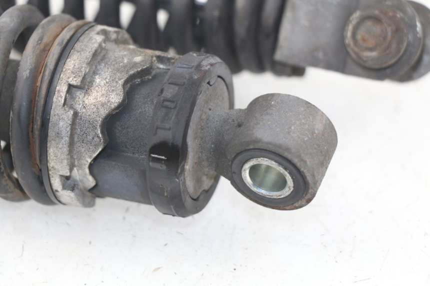 photo de PAAR FEDERBEIN  YAMAHA YP MAJESTY 125 (1998 - 2001) - Details der Befestigungspunkte