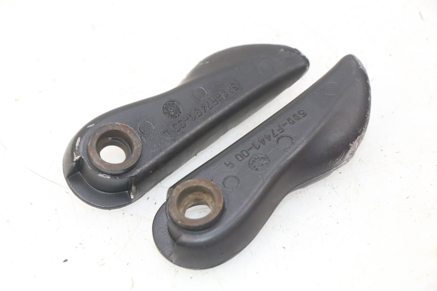 photo de PAAR FUßRASTENHALTER HINTEN MBK BOOSTER SPIRIT NAKED 50 (2004 - 2017) - Detailansicht des Bauteils